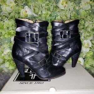 🎉Temporary low price🎉 Frye Mikaela Strappy boot